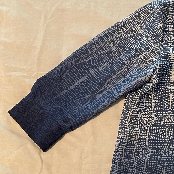 COPY - 👚 SOFT SURROUNDINGS L Ombré Tunic. Abstract blue and white dot print. 👚 - Picture 5 of 11